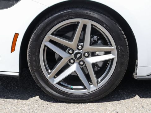 Used 2025 Ford Mustang Coupe RWD image 39