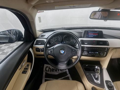 Used 2018 BMW 320i Sedan w/ Convenience Package RWD image 23