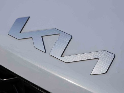 Certified 2025 Kia Sorento S image 31