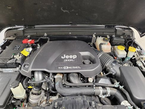 Used 2021 Jeep Wrangler Unlimited Sahara AWD/4WD image 59