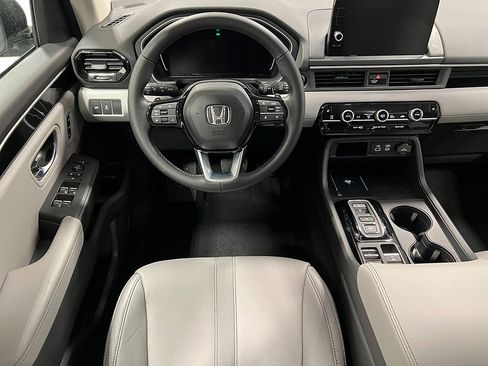 New 2025 Honda Pilot EX-L image 17