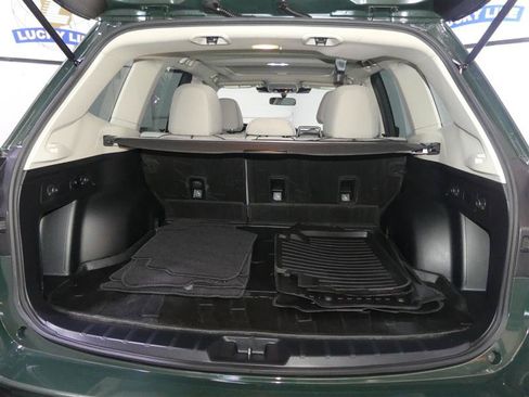 Used 2024 Subaru Forester Premium AWD/4WD image 9