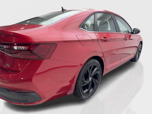 Used 2025 Volkswagen Jetta SE image 13