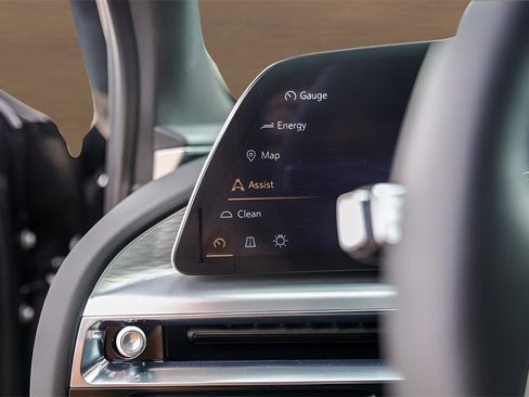 Used 2025 Cadillac Lyriq Luxury image 15