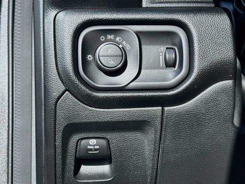 Used 2023 RAM 1500 Big Horn AWD/4WD image 6