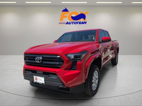 Certified 2025 Toyota Tacoma SR5 AWD/4WD image 1