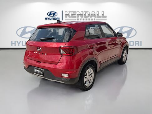 Used 2022 Hyundai Venue SE image 6
