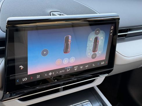 New 2026 Lincoln Nautilus Premier AWD/4WD image 16