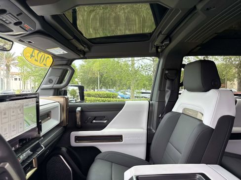 Used 2024 GMC Hummer EV 2X w/ LPO, Illumination Package AWD/4WD image 24