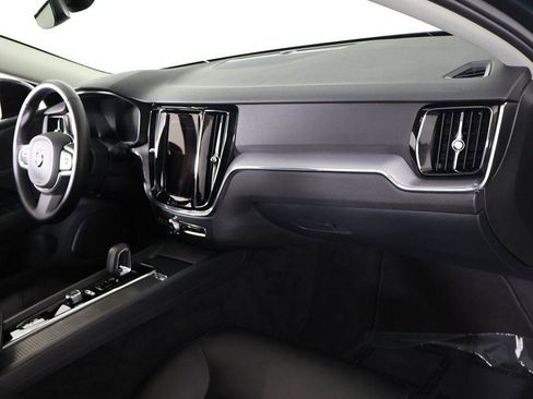 Used 2024 Volvo S60 B5 Core image 28