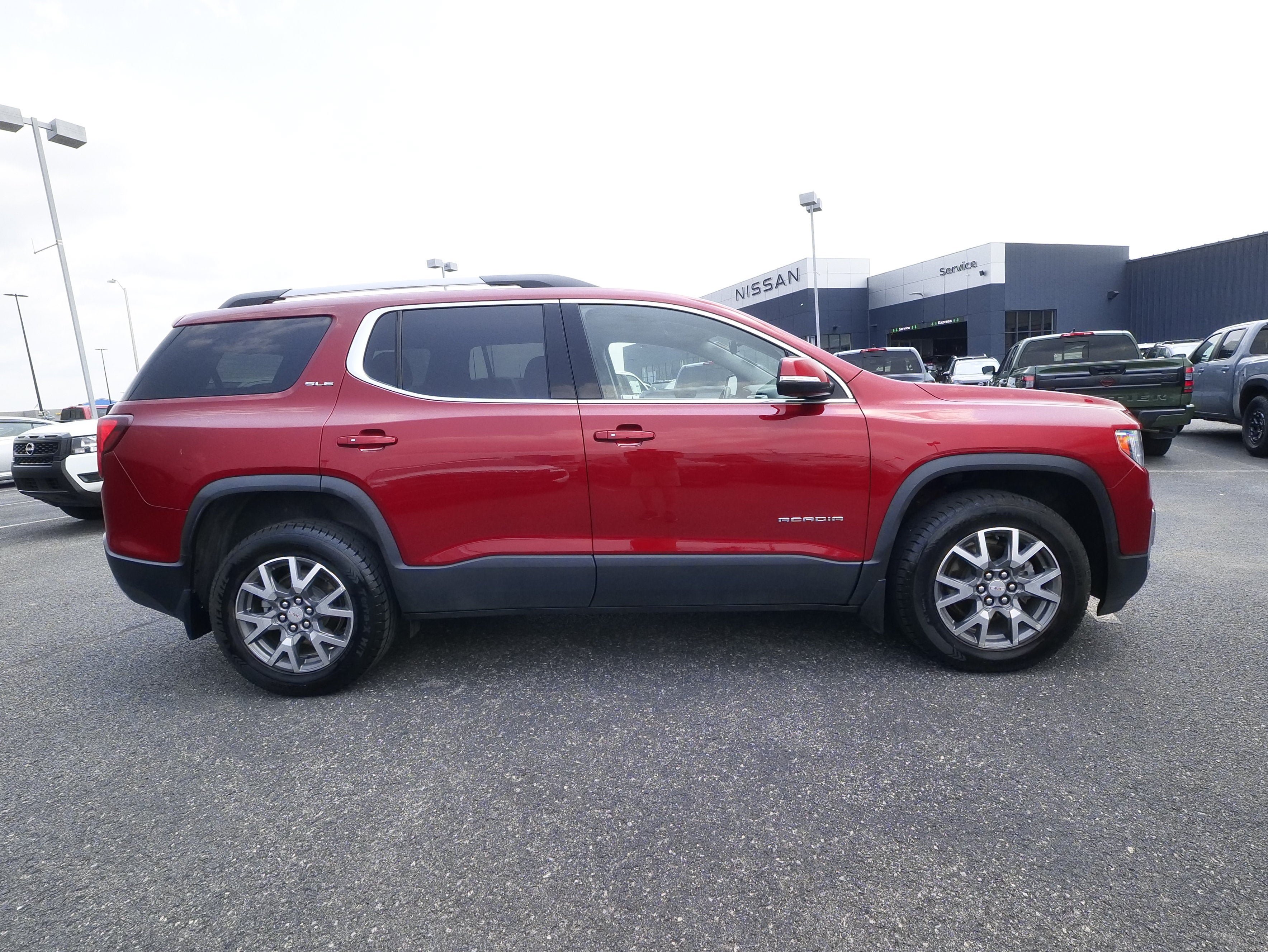 Used 2023 GMC Acadia SLE w/ Driver Convenience Package AWD/4WD image 5