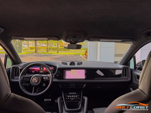 Used 2026 Porsche Cayenne GTS image 32