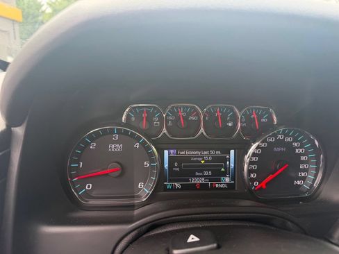 Used 2020 GMC Yukon XL SLT w/ Open Road Package AWD/4WD image 16