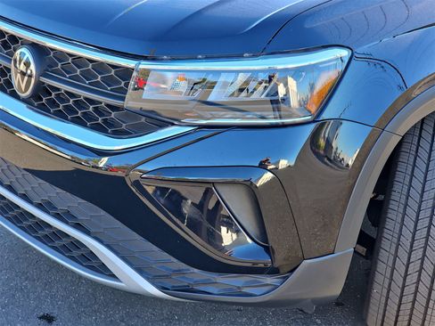 Used 2022 Volkswagen Taos SE image 31