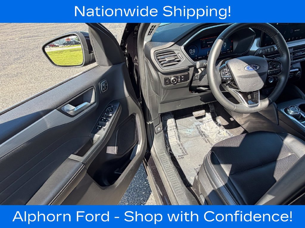 Used 2023 Ford Escape Platinum AWD/4WD image 9