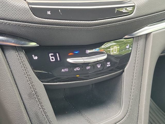 Certified 2024 Cadillac XT5 Premium Luxury FWD image 17