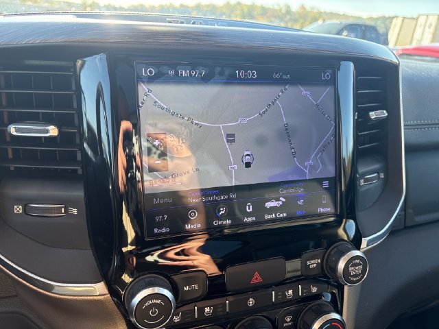Used 2019 RAM 1500 Laramie AWD/4WD image 16