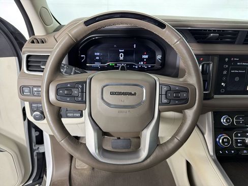 Used 2023 GMC Yukon Denali w/ Advanced Technology Package image 28