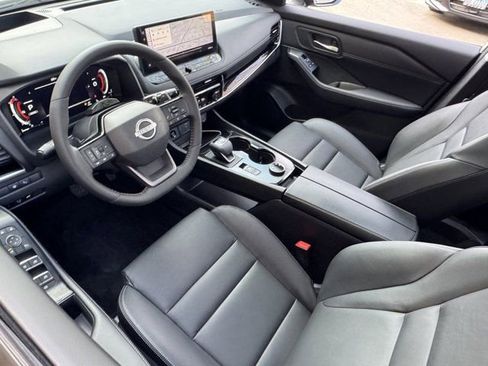 Used 2025 Nissan Rogue SL w/ Tech Package image 26