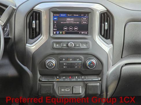 Used 2021 Chevrolet Silverado 1500 Custom w/ LPO, Dark Essentials Package AWD/4WD image 19