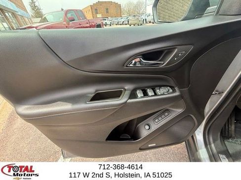 Used 2023 Chevrolet Equinox Premier image 9