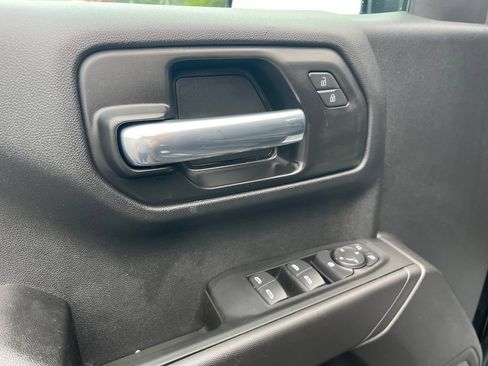 Used 2026 Chevrolet Silverado 1500 Custom Trail Boss w/ LPO, Dark Essentials Package AWD/4WD image 12