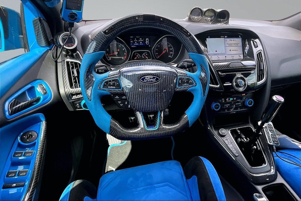 Used 2017 Ford Focus RS AWD/4WD image 6