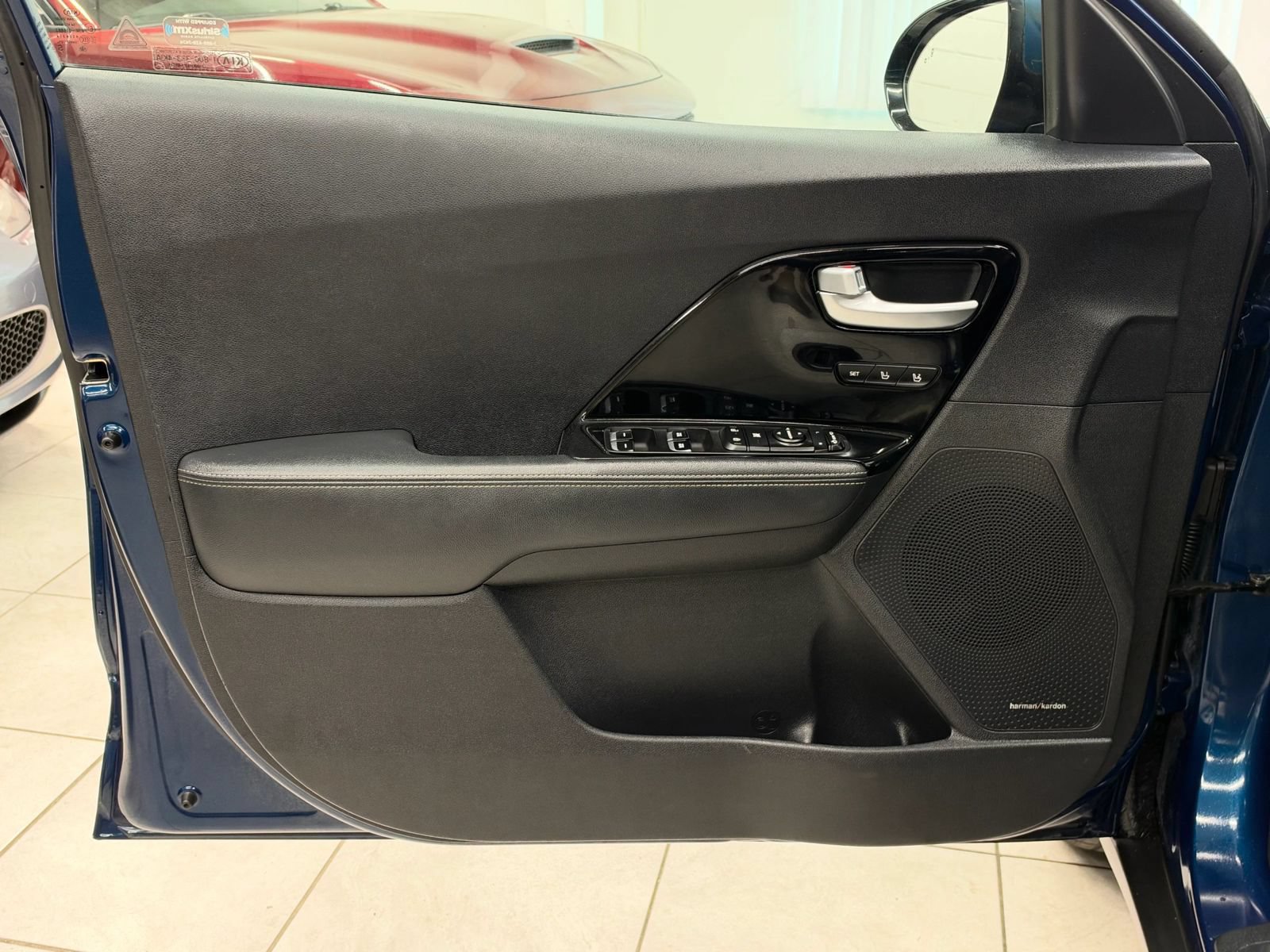 Used 2017 Kia Niro Touring FWD image 15