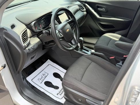 Used 2019 Chevrolet Trax LT FWD image 9