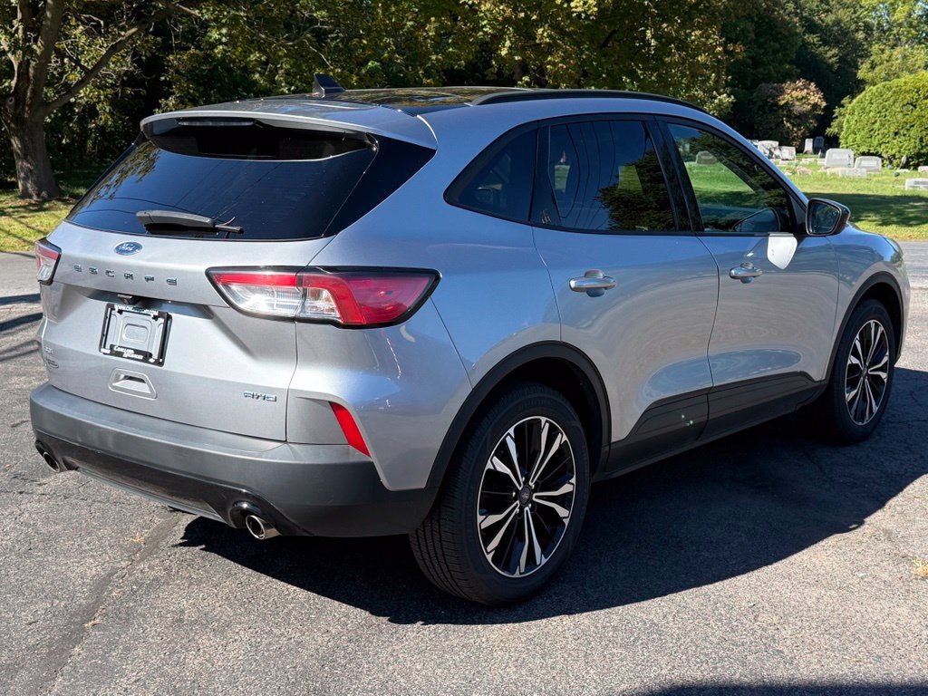 Used 2021 Ford Escape SE w/ SE Sport Appearance Package AWD/4WD image 5