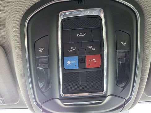 Used 2023 Jeep Grand Cherokee L Limited w/ Luxury Tech Group II image 21