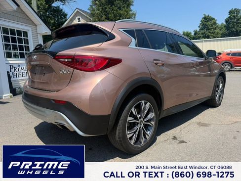 Used 2017 INFINITI QX30 Premium w/ Navigation Package AWD/4WD image 7