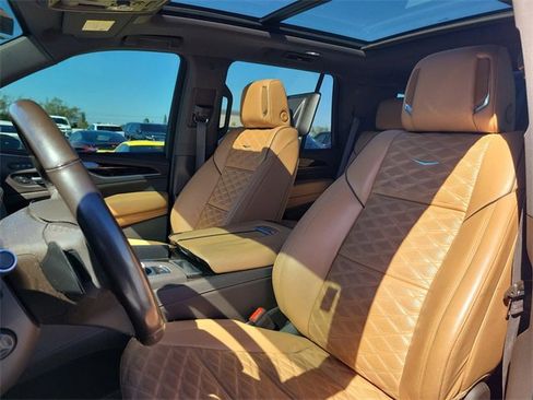 Certified 2021 Cadillac Escalade Premium Luxury image 17