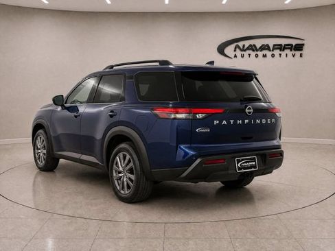 Used 2025 Nissan Pathfinder SV FWD image 5