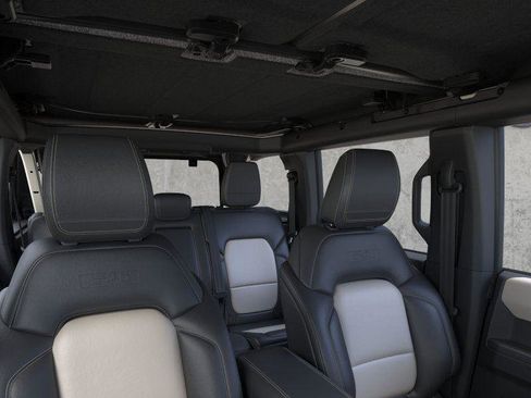 Used 2026 Ford Bronco Outer Banks AWD/4WD image 12