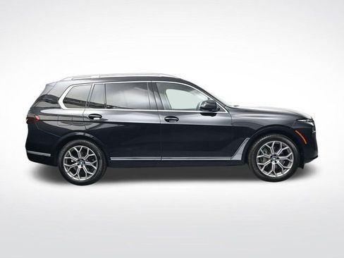 Used 2024 BMW X7 xDrive40i w/ Executive Package image 3