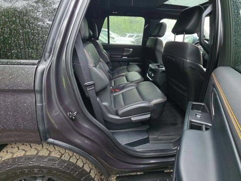 Used 2025 Ford Expedition Tremor AWD/4WD image 16