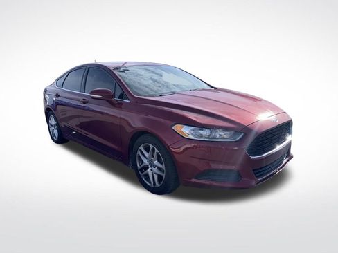 Used 2013 Ford Fusion SE image 2