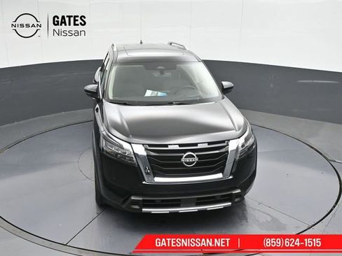 Used 2025 Nissan Pathfinder Platinum AWD/4WD image 56