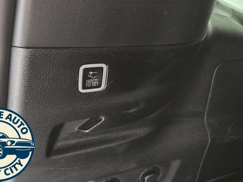 Used 2024 Jeep Wagoneer L Series II w/ Flexible Seating Group AWD/4WD image 40