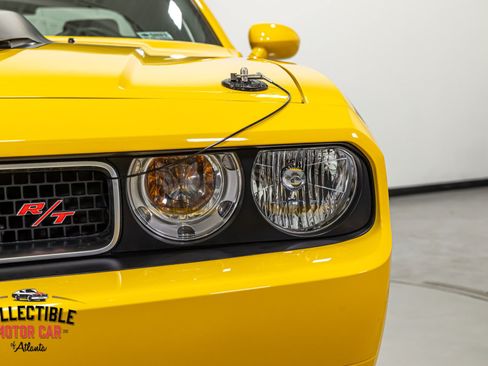Used 2010 Dodge Challenger R/T RWD image 40