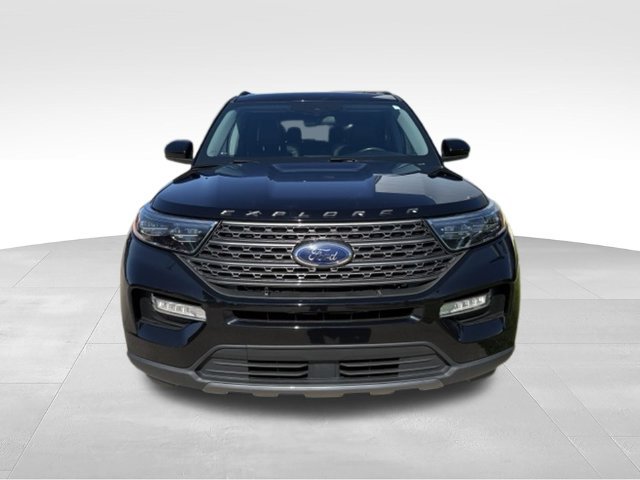 Used 2022 Ford Explorer XLT w/ XLT Sport Appearance Package AWD/4WD image 8