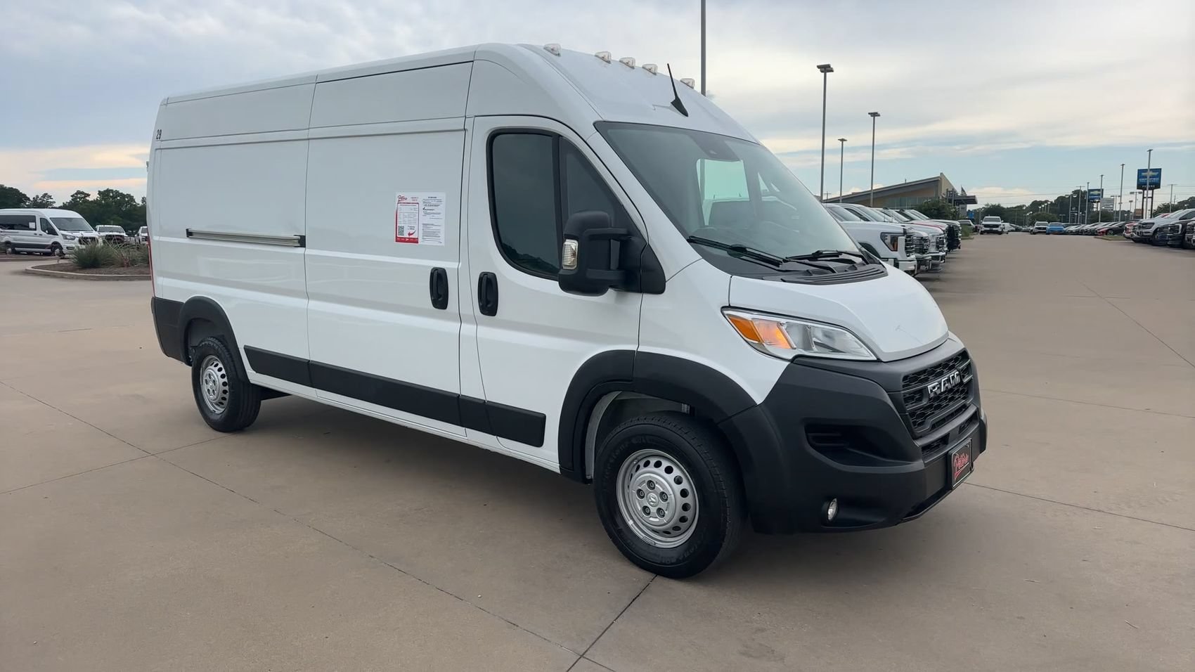 Used 2025 RAM ProMaster 2500 w/ Convenience Group FWD image 3