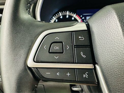 Used 2023 Toyota Highlander XLE image 15