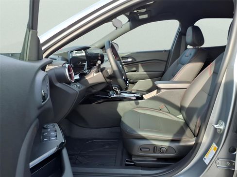 New 2026 Chevrolet Trax RS w/ Driver Confidence Package image 15