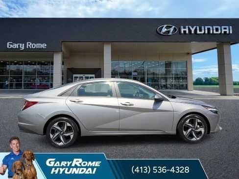 Certified 2023 Hyundai Elantra SEL w/ Convenience Package FWD image 9