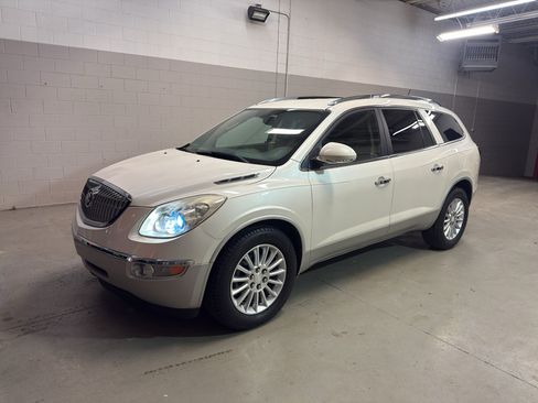 Used 2011 Buick Enclave CXL w/ Trailering Provision Package FWD image 3