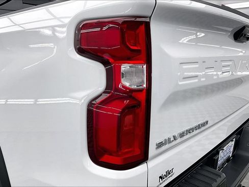Used 2022 Chevrolet Silverado 1500 ZR2 w/ Technology Package AWD/4WD image 31