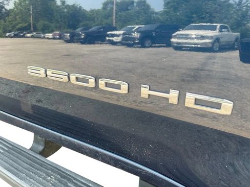 Used 2021 GMC Sierra 3500 SLE w/ SLE Convenience Package AWD/4WD image 12