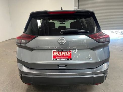 Used 2024 Nissan Rogue S AWD/4WD image 4